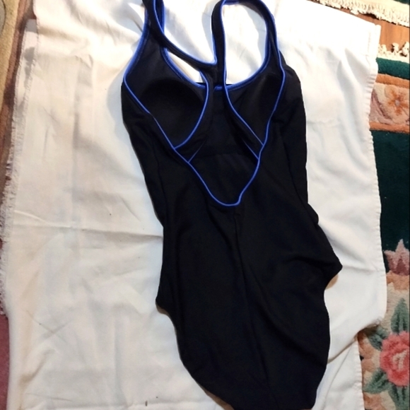 Speedo " Ultraback One " Women's Swimsuit - Picture 2 of 5